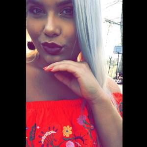 Meet your Posher, Lorianne